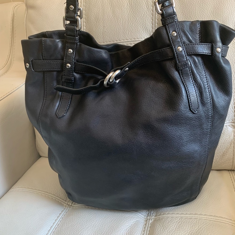 Marc Jacobs Black Leather Shoulder Bag